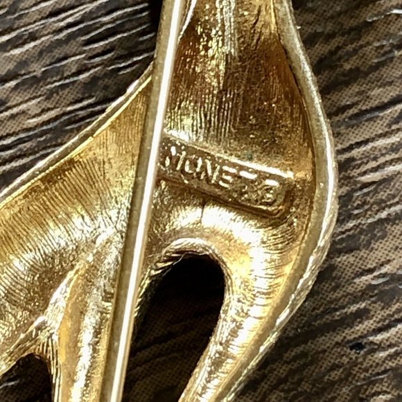 Vintage MONET Gold Retro CAT Brooch PIN Siamese Kitty Mint Condition signed - Picture 4 of 6